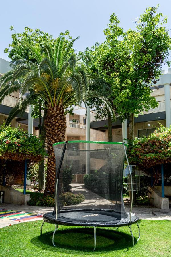 דירת גן פונה לבריכה - Pool Garden View Eilat Apartment Bagian luar foto